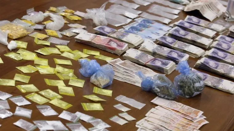 Policija u Tisnom zaplijenila drogu vrijednu 300 tisuća kuna