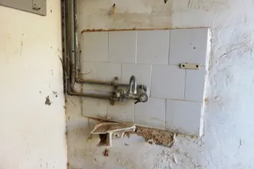 Uplatili luksuznu sobu, a morali bježati iz kupaonice
