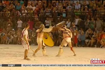 Antički Rim zaživio u pulskom Amfiteatru: gledatelji uživali u borbama gladijatora