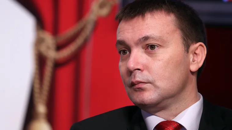 Bauk: 'O terminu izbora odlučuje ona gospođa &scaron;to lovi ribu, vozi kombajn i lijepi pločice'