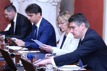 Fitch izglede smanjio na negativne