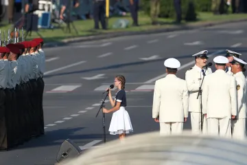 Poslušajte kako je 12-godišnja Mia Negovetić uz pratnju klape Sv. Juraj izvela hrvatsku himnu
