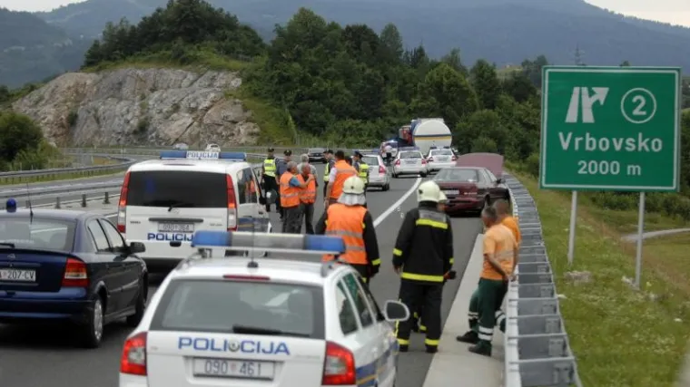 Kod Vrbovskog planulo vozilo talijanskih oznaka