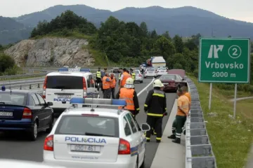 Kod Vrbovskog planulo vozilo talijanskih oznaka