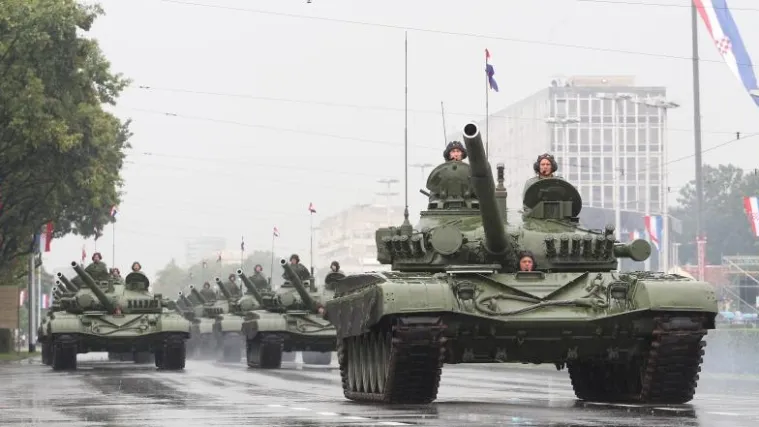 Zveckanje oružjem ne gradi mir