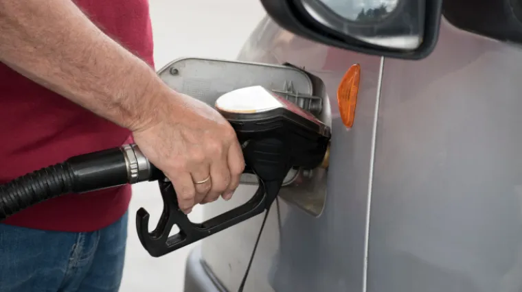 Benzin napokon ispod 10 kuna, pojeftinio i dizel