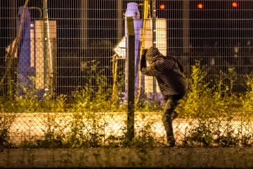 Preskočio ograde, izbjegao stotine kamera, prošao Eurotunel i onda...