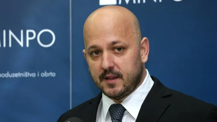 Rimac je trebala reagirati na sramotne povike, a ne vikati "idemo dalje do pobjede"