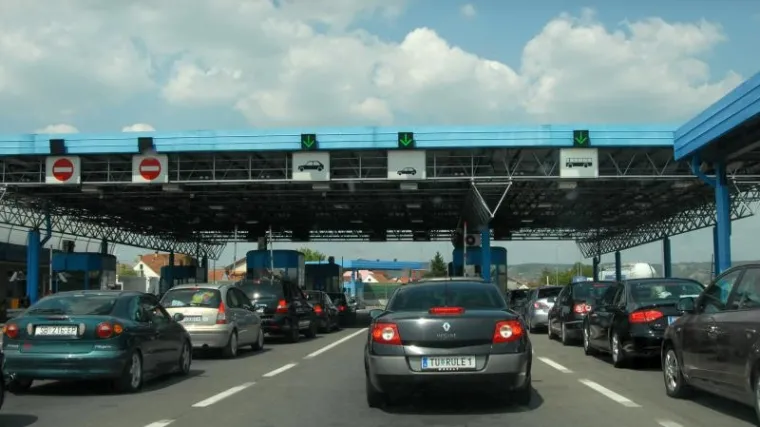 Rekordne gužve na granicama, na ulaz u RH čeka se tri sata