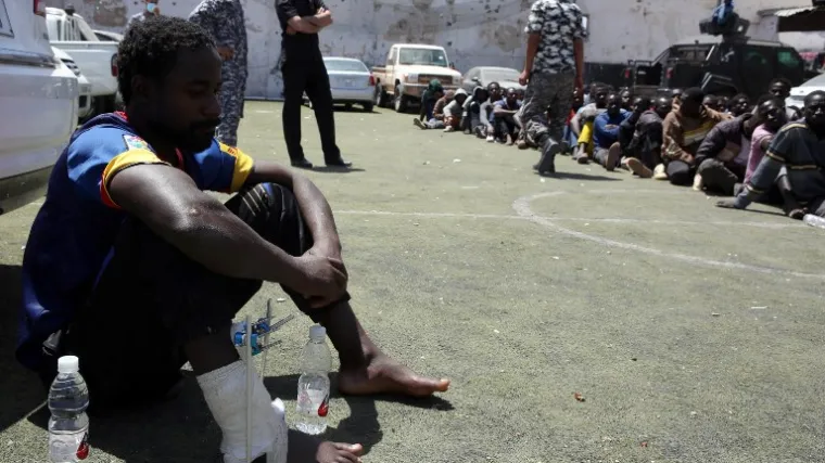 Padali u nesvijest od vrućine u zatvorenom kamionu