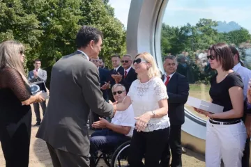 "SLOMLJENI PEJZAŽ": Otkriveno spomen-obilježje Gordanu Ledereru