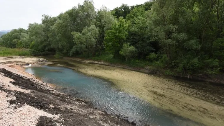 Ekološki incident: nafta iz naftovoda kod Novske curi u potok Subocka