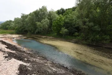 Ekološki incident: nafta iz naftovoda kod Novske curi u potok Subocka