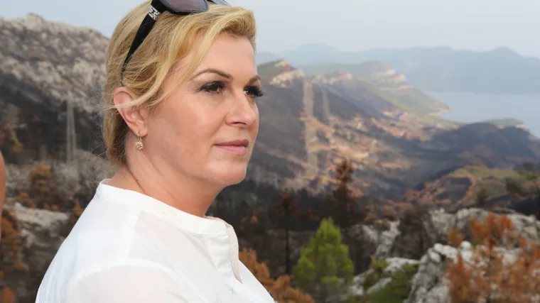 Kolinda Grabar-Kitarović obi&scaron;la otoke Hvar i Korčulu te opožarena područja na Pelje&scaron;cu