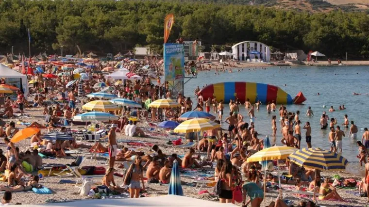 Ima nas 200 milijuna, a glavni grad nam je - Atena!