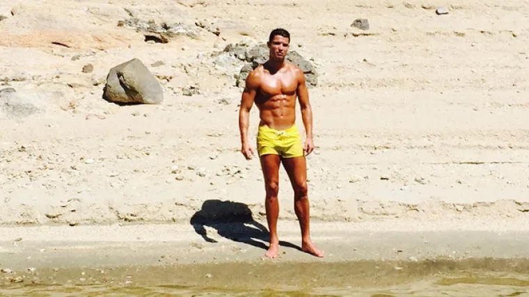 Dok mu suigrači ne mogu zabiti, Ronaldo 'časti' fotkama