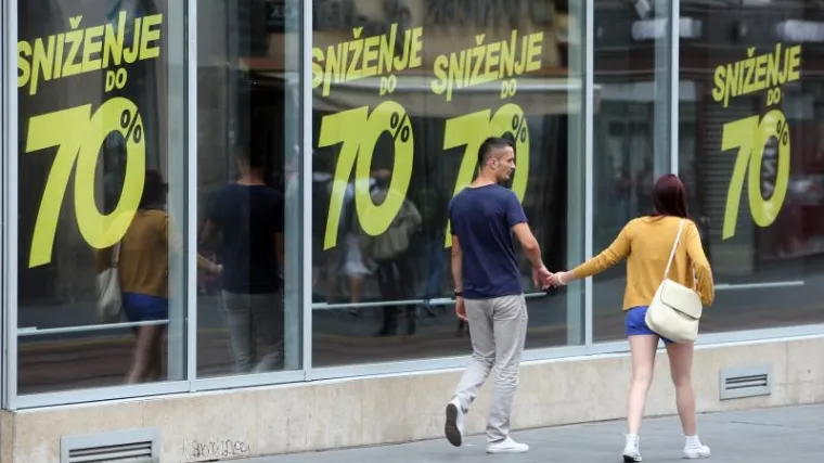 Veliko ljetno sniženje u jeku, a gužvi nigdje!