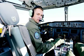 Pogled u kabinu (i iz kabine) kanadera bojnika Ivana Markača