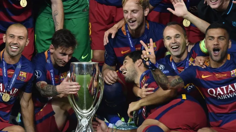 Pogledajte kome je poklonio trofej Superkupa