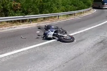 U sudaru motora i automobila u Sustjepanu ozlijeđene dvije osobe