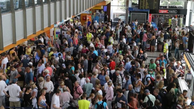 Novi dokaz da je turistička sezona i vi&scaron;e nego uspje&scaron;na: zračne luke opet ru&scaron;e sve rekorde