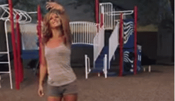 Djeca joj se igraju, a ona se naslikava i nikako da prestane