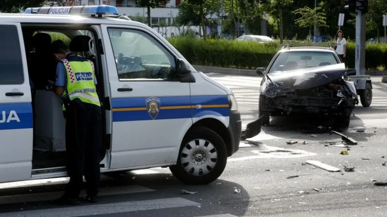 U direktnom sudaru s teretnjakom na mjestu ostao mrtav