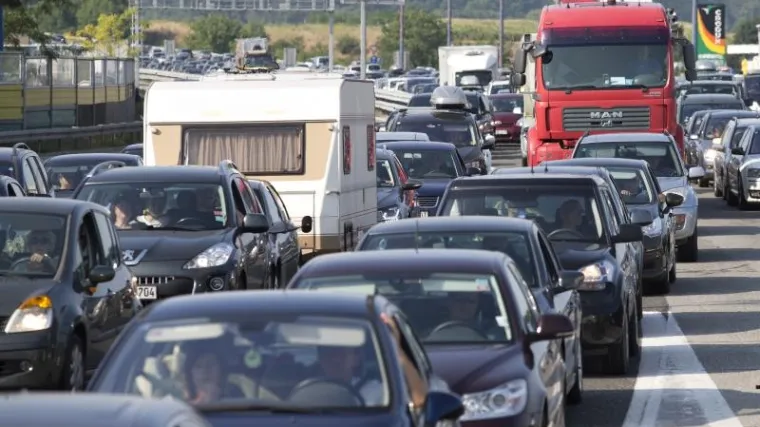 Vrhunac sezone i blagdan Velike Gospe uzrokovali strahovite gužve i nervozu na autocestama