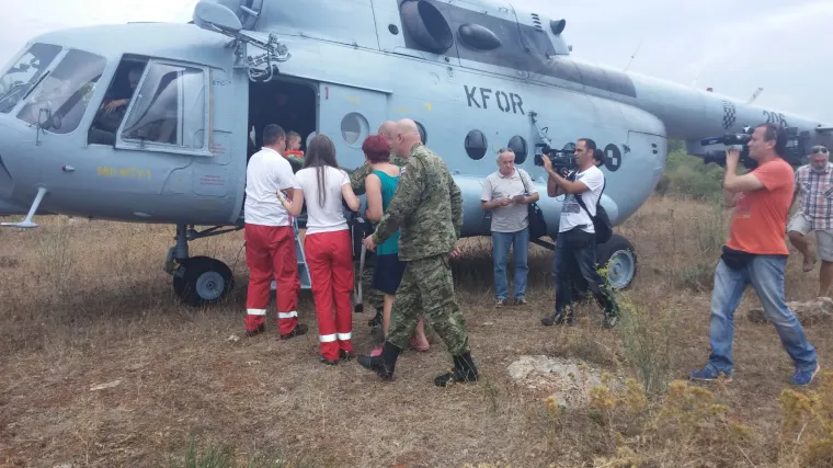 &Scaron;estogodi&scaron;njeg dječaka na Hvaru ugrizla zmija, helikopterom prebačen u Split