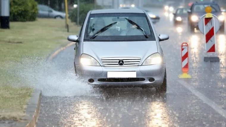 Jaki pljuskovi ometaju promet, vozi se u kolonama