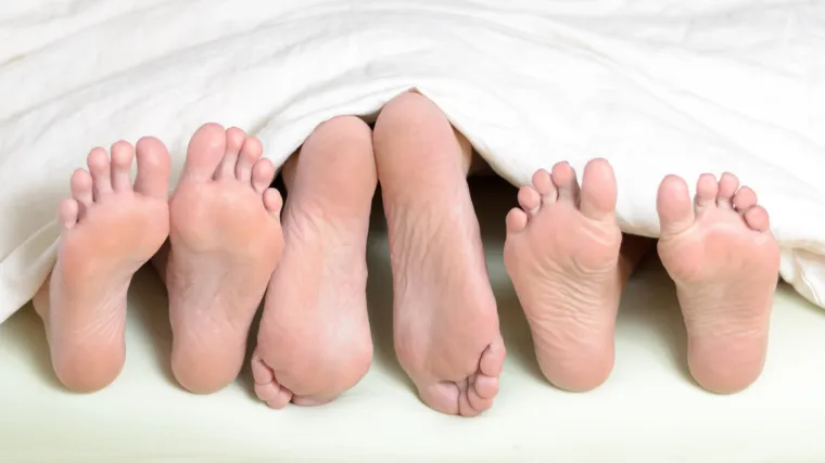 Bračni par u krevetu prona&scaron;ao golog Irca