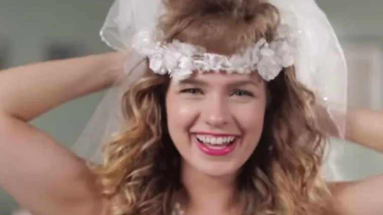 50 godina vjenčanih frizura u dvije minute