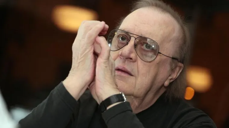 "Svijet nikada neće odustati od druženja s tobom veliki Arsene"