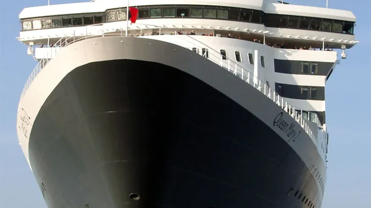 &Scaron;ef kuhinje pao sa broda, posadi zabranjen alkohol