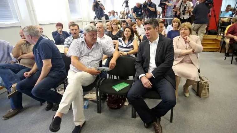 Stranački vrh utvrđuje datum izbora?