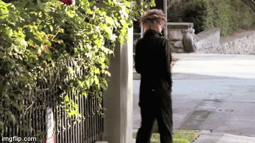 Najstrašnija prosidba ikad? Maskirao se u filmskog manijaka i zaskočio curu