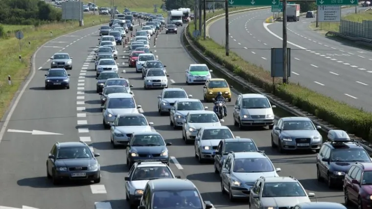 Gužve na naplatnim kućicama: za&scaron;to stranci vole plaćat gotovinom a ne karticama?