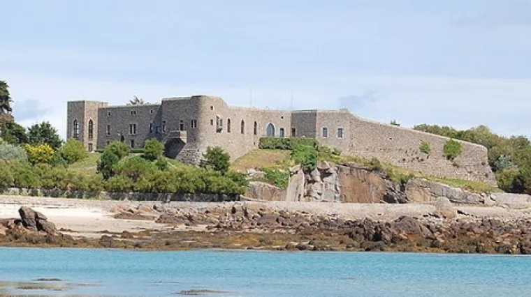 Mladi Francuzi se seksali na tvrđavi, pali i poginuli