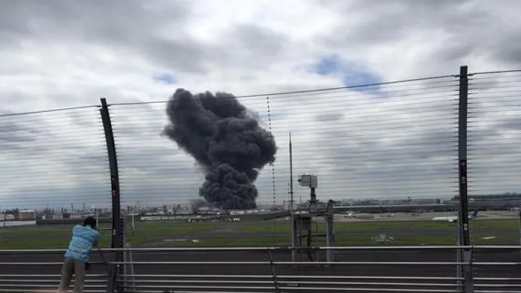 Nakon eksplozije u američkoj vojnoj bazi, buknuo požar u tvornici u Tokiju