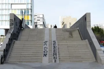 Traže od Grabar-Kitarović i Karamarka da uvedu ustaški pozdrav 'Za dom spremni' u vojsku