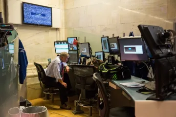 Pad na kineskoj burzi srušio cijene nafte, svijet u panici