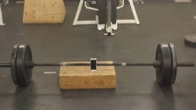 Pao mu mobitel u rijeku i onda tjednima kasnije počeo slati fotke na Facebook