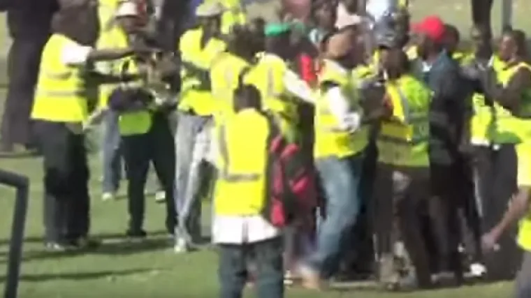 Navijači izazvali neviđeni kaos, u neredima sudjelovali čak i redari