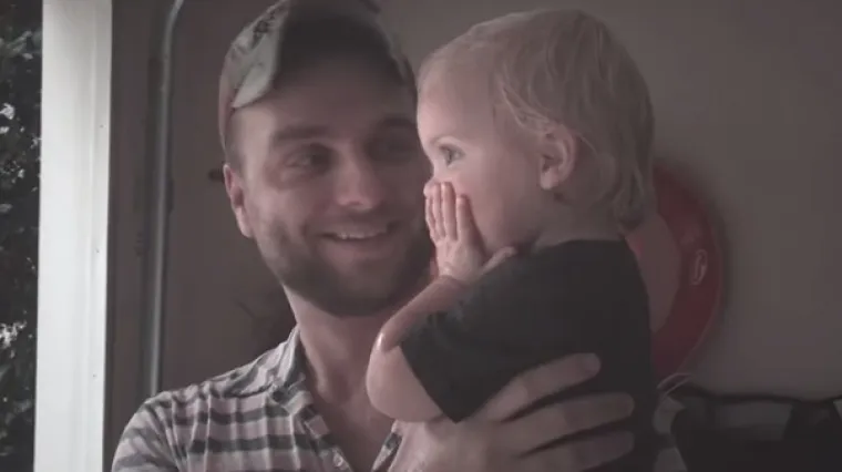 Ovu djevojčicu tata je prvi put izveo na ki&scaron;u, a njezina reakcija je NEPROCJENJIVA!