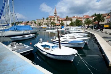 U marini uz obalu pronađeno tijelo nepoznatog muškarca