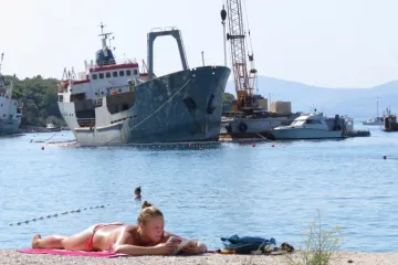 Stanovnici odahnuli: konačno odsukan prvi brod 'Krka' na Marjanu