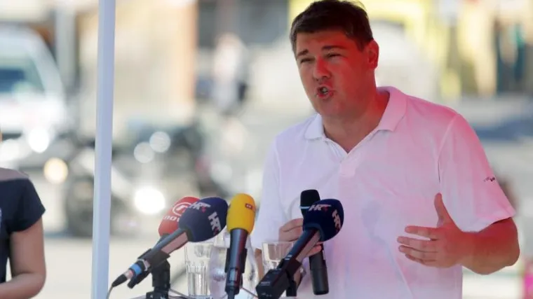 Lalovac: 'Dobijemo li idući mandat, nastavit ćemo rasterećivati plaće i smanjivati rate kredita'