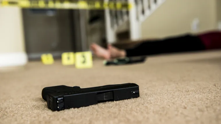 U pucnjavi u predgrađu Stockholma ubijena jedna osoba, jo&scaron; troje ih ranjeno