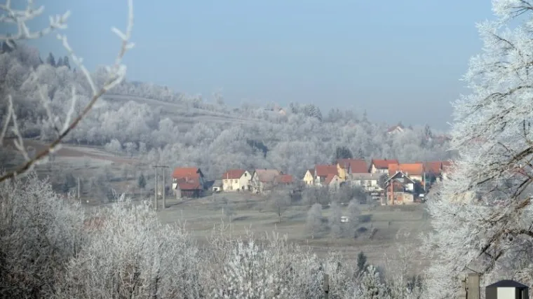 Autocesta uzela turiste koji idu na more pa se sada okreću zimi