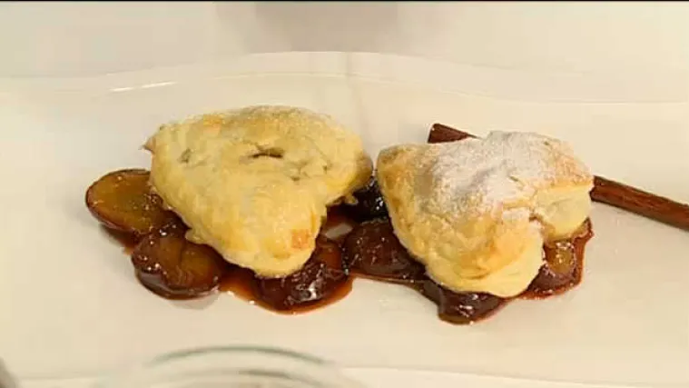 Recept koji mami sline na usta: jastučići od lisnatog tijesta sa &scaron;ljivama